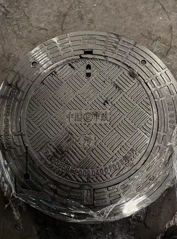 西秀球墨铸铁防沉降井盖展示